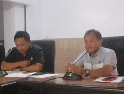 Ketua DPRD Bulukumba Hadapi Peserta Aksi Unjuk Raya