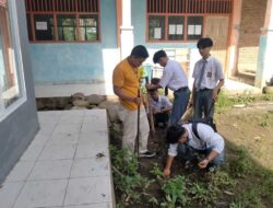 Didukung DLHK, Siswa MA Ulil Amwal Bulukumba Peringati Hari Bumi Sedunia  dengan Tanam Pohon